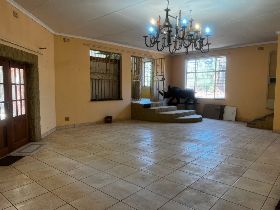 5 Bedroom Property for Sale in De Wildt North West